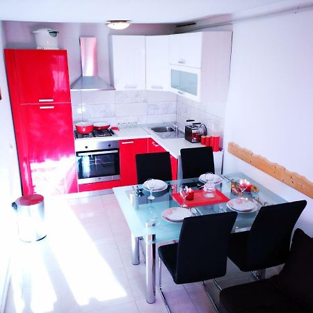 Apartman "Sabine Red" With Heated Pool Omišalj Dış mekan fotoğraf