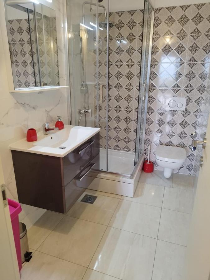 Apartman "Sabine Red" With Heated Pool Omišalj Dış mekan fotoğraf