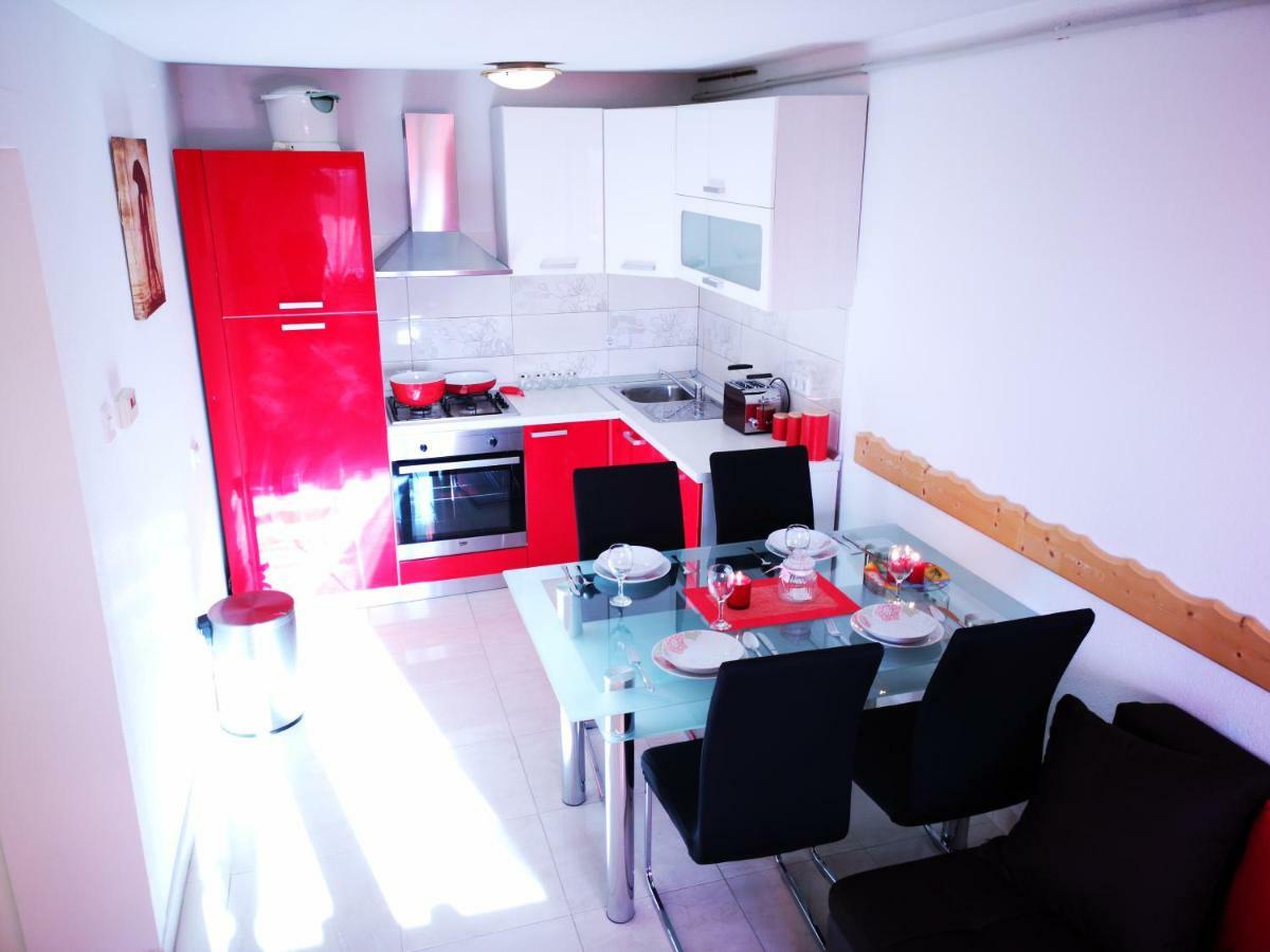 Apartman "Sabine Red" With Heated Pool Omišalj Dış mekan fotoğraf