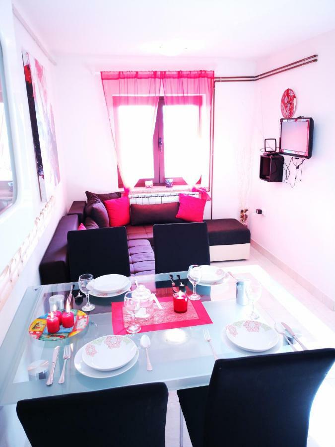 Apartman "Sabine Red" With Heated Pool Omišalj Dış mekan fotoğraf