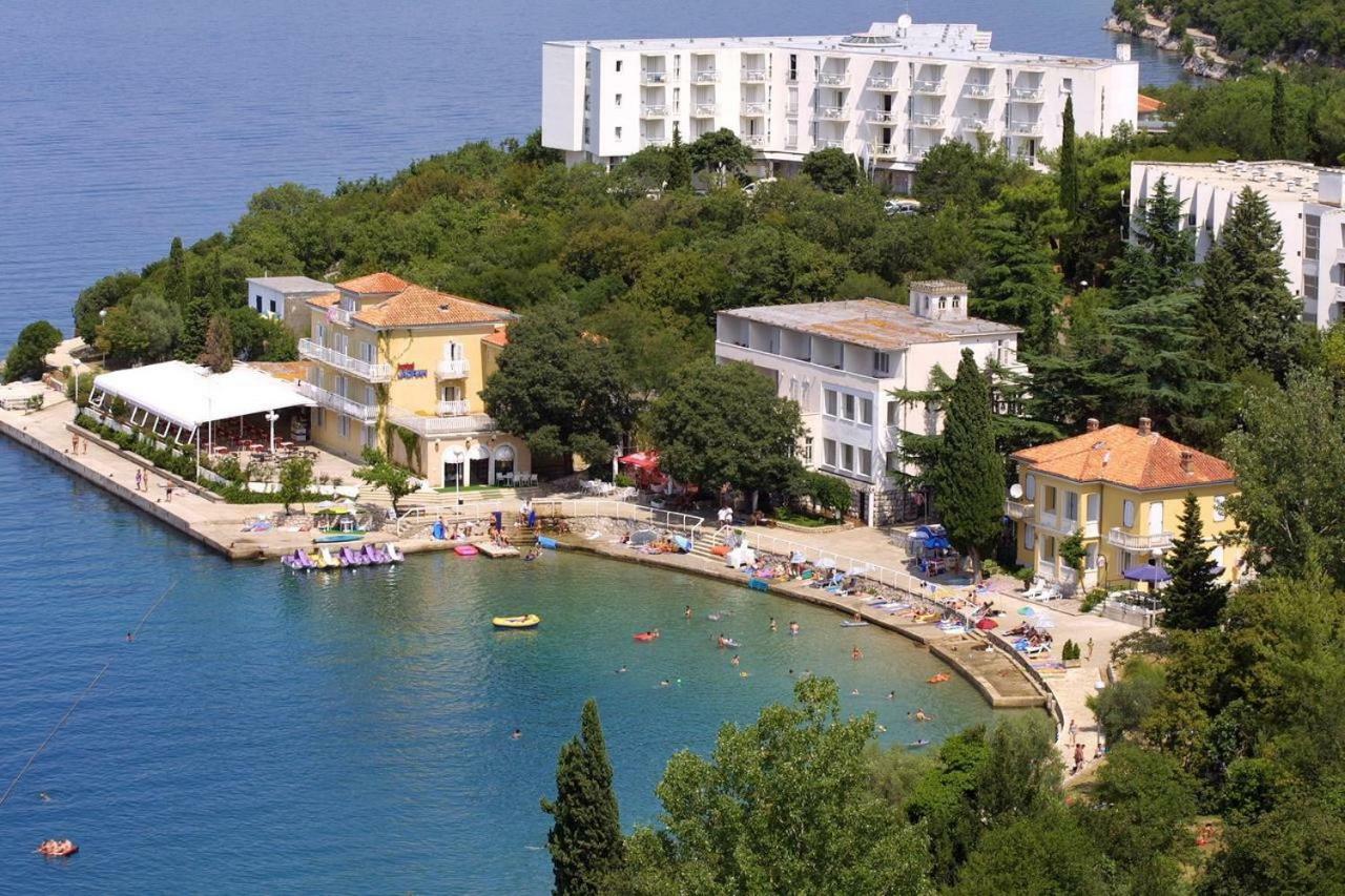 Apartman "Sabine Red" With Heated Pool Omišalj Dış mekan fotoğraf