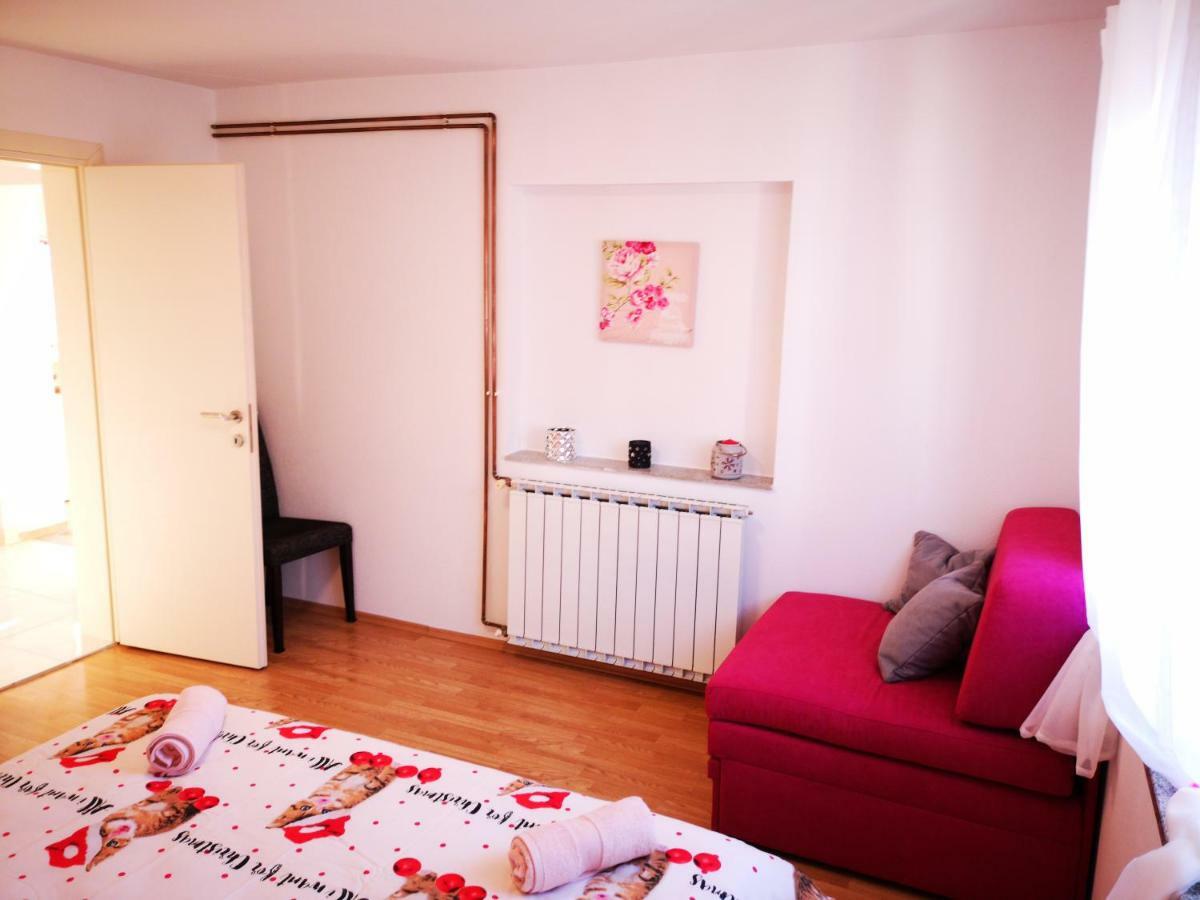 Apartman "Sabine Red" With Heated Pool Omišalj Dış mekan fotoğraf