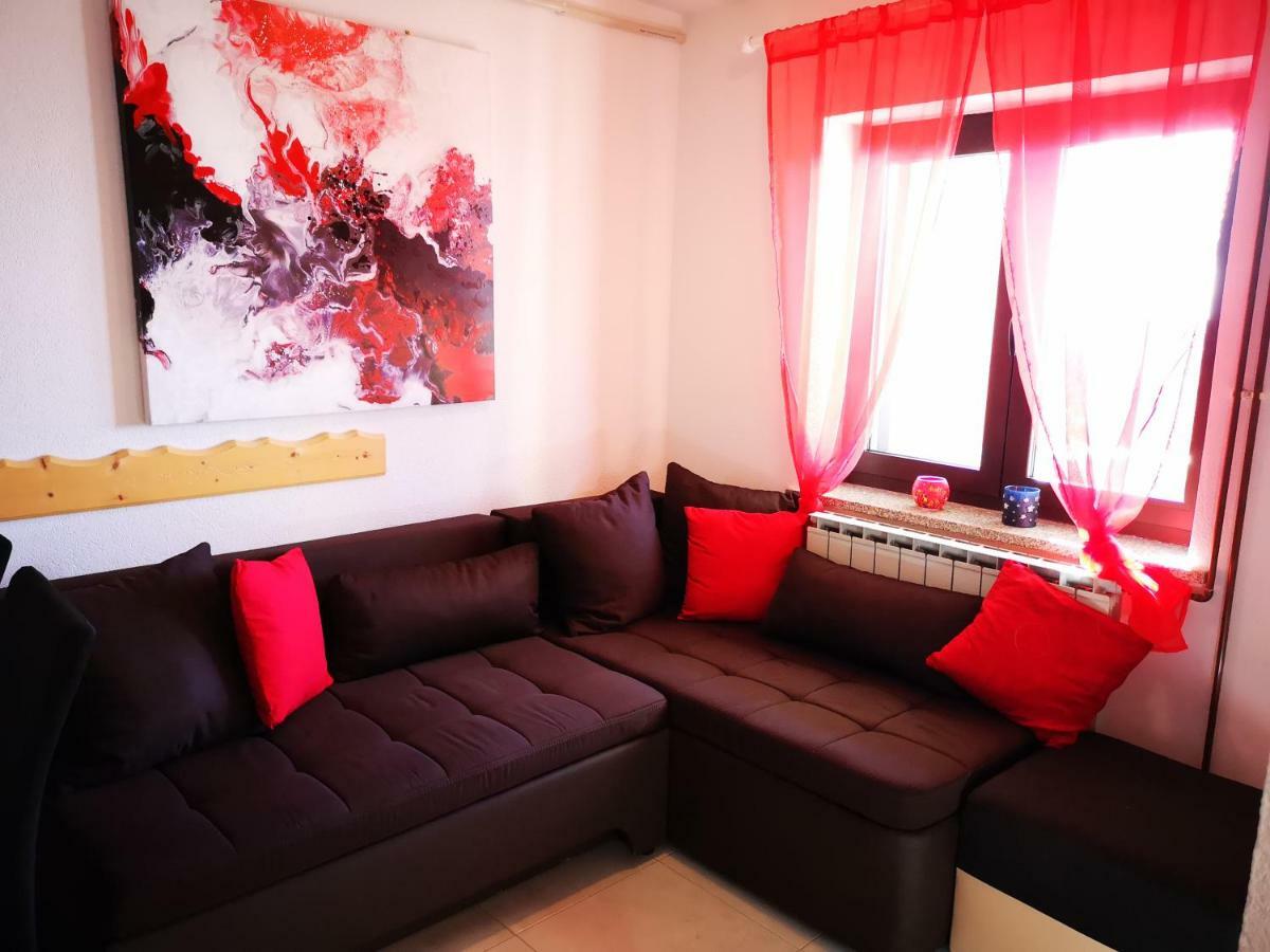 Apartman "Sabine Red" With Heated Pool Omišalj Dış mekan fotoğraf