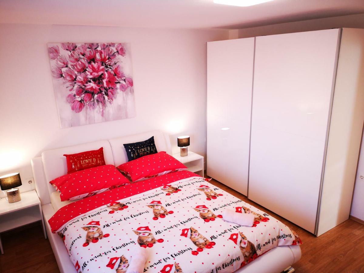 Apartman "Sabine Red" With Heated Pool Omišalj Dış mekan fotoğraf
