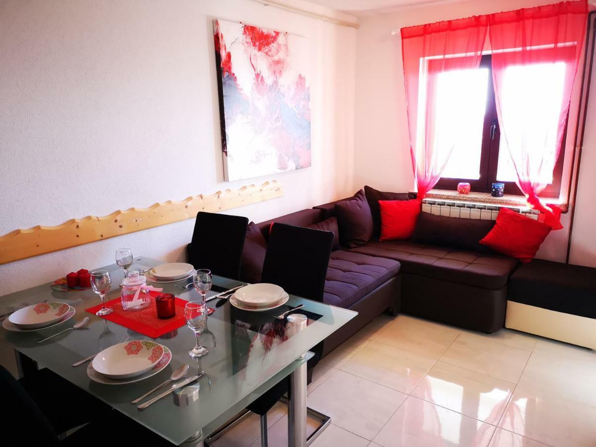 Apartman "Sabine Red" With Heated Pool Omišalj Dış mekan fotoğraf